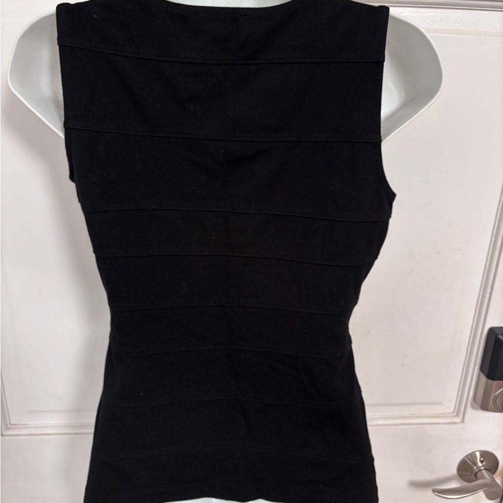 White House Black Market Ribbed V Neck Tank Top Sz XS. - Picture 5 of 8
